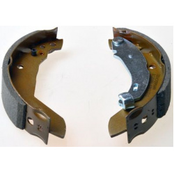 stabdžių trinkelių komplektas
                                DENCKERMANN                                                B