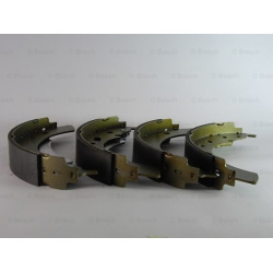 stabdžių trinkelių komplektas
                                BOSCH                                                0986487