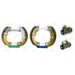 stabdžių trinkelių komplektas
CHAMPION 3811